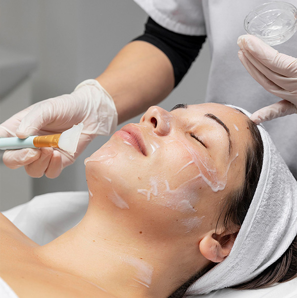 Limpieza facial Profunda con peeling ultrasónico – Nea